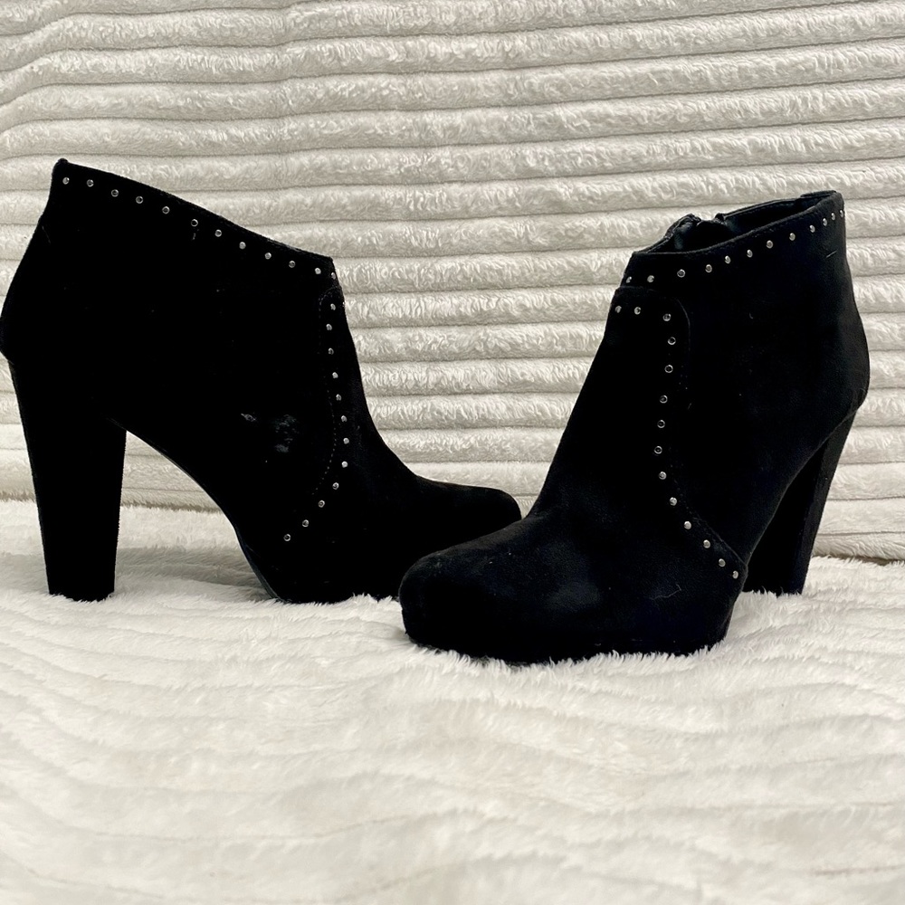 Report Boots Womens 7.5 Remi Heels Ankle Booties Black Faux Leather Side Zip